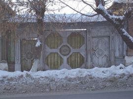 Старинные ворота на ул. Большой Московской (Ленина)