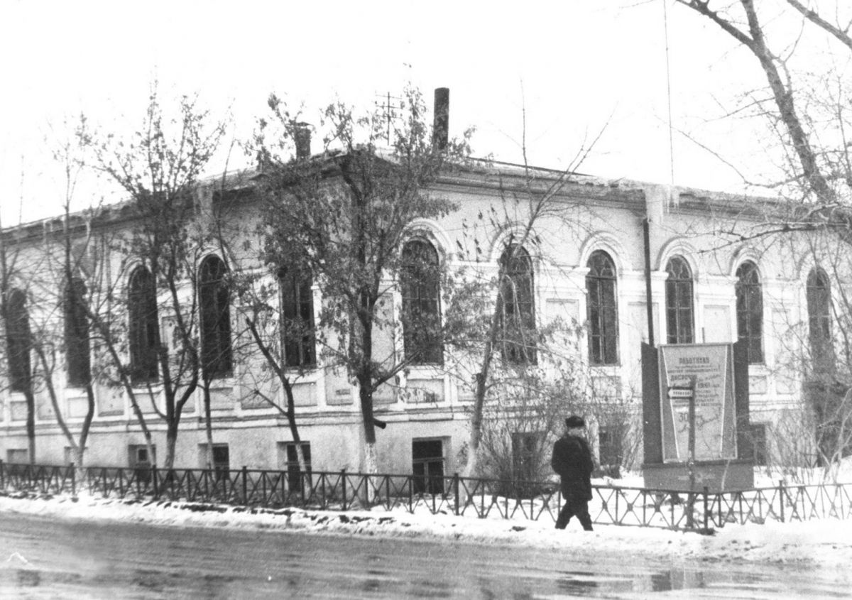 Здание горвоенкомата по ул.Ленина,128